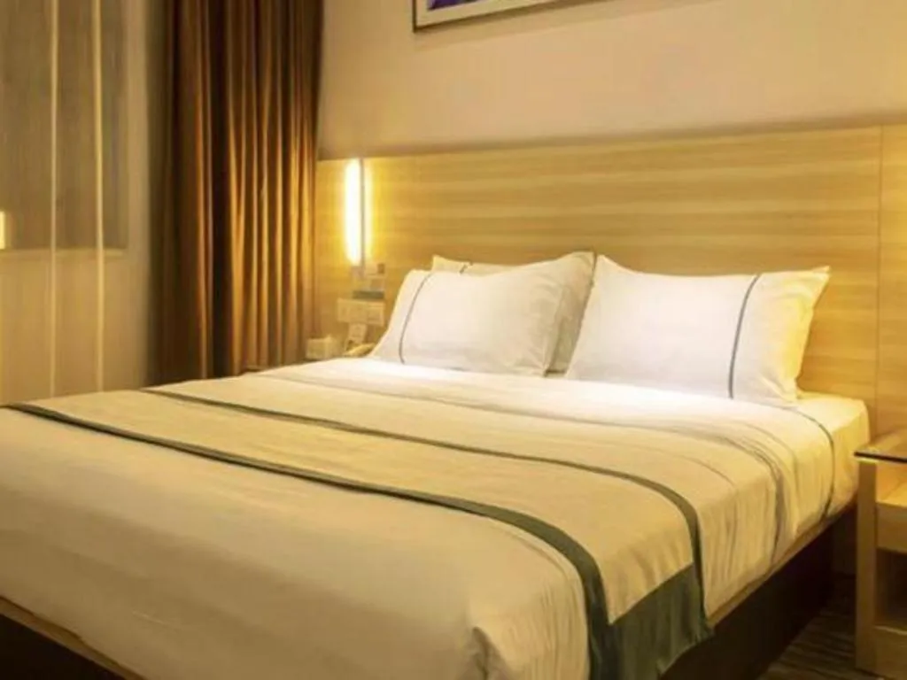 Bed in City Comfort Inn Guangzhou Tower Kecun Metro Station Dunhe