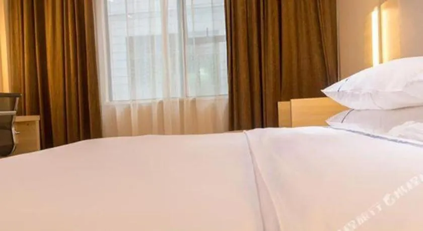 Bed in City Comfort Inn Guangzhou Zengcheng Yonghe Yongkang Road