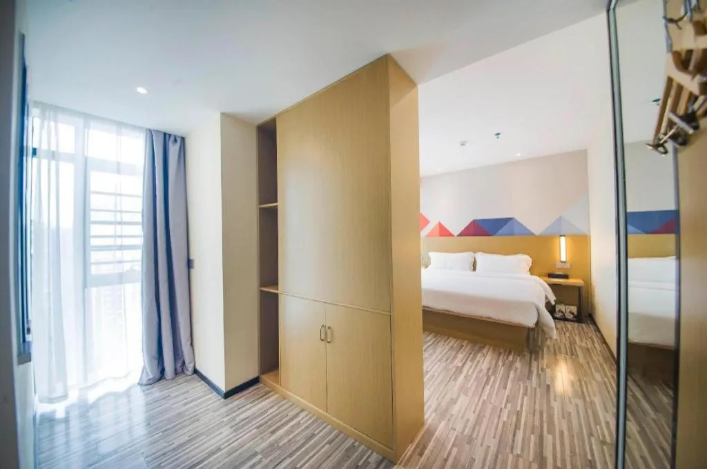 Bed in Borrman Hotel Guilin High-speed Railway North Station Evergrande Plaza