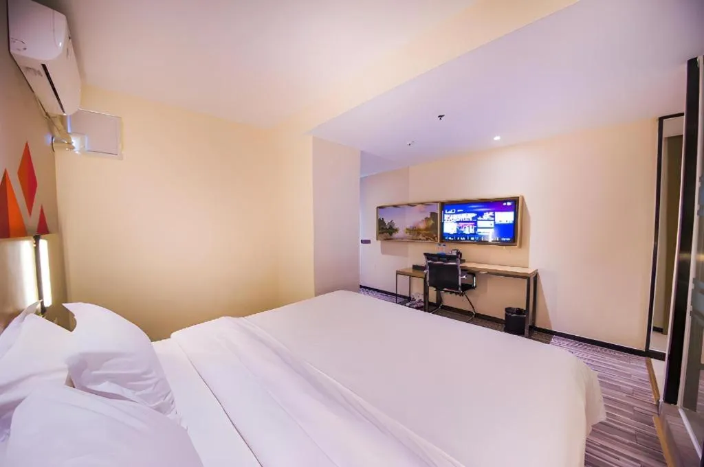 Bed in Borrman Hotel Guilin High-speed Railway North Station Evergrande Plaza