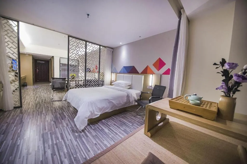 Bed in Borrman Hotel Guilin High-speed Railway North Station Evergrande Plaza