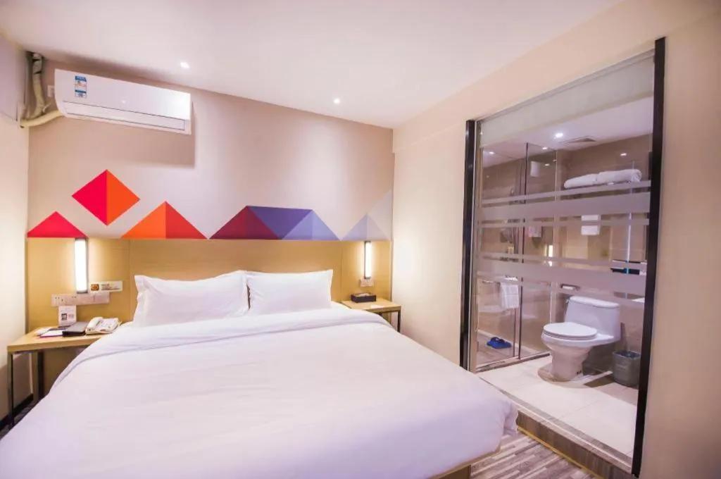 Bed in Borrman Hotel Guilin High-speed Railway North Station Evergrande Plaza