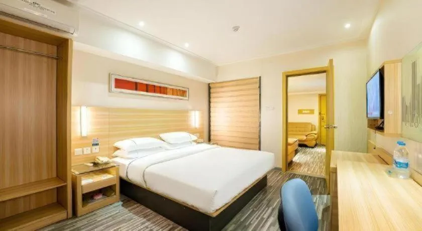 Bed in City Comfort Inn Guangzhou Luyuan Road Taojin Metro Station