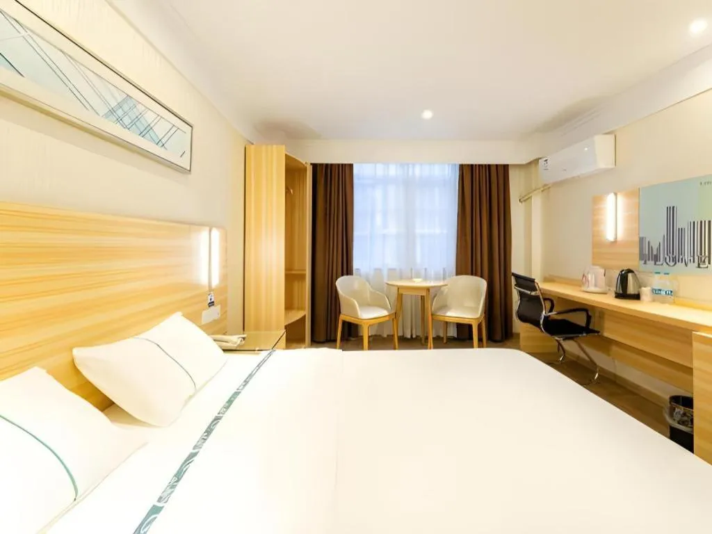 Bed in City Comfort Inn Guangzhou Luyuan Road Taojin Metro Station