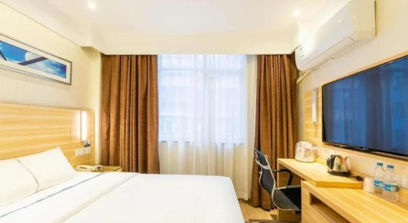 Bed in City Comfort Inn Guangzhou Luyuan Road Taojin Metro Station