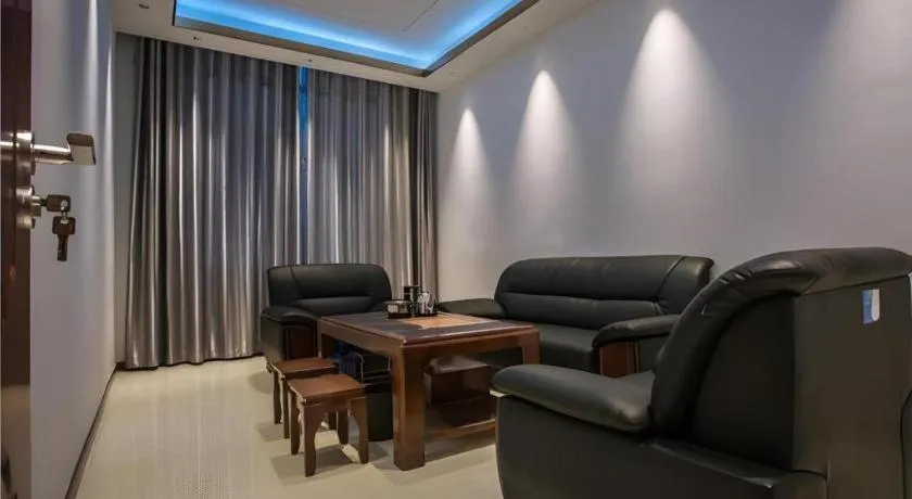 Borrman Hotel Qianjiang High-speed Railway Station Lobster City