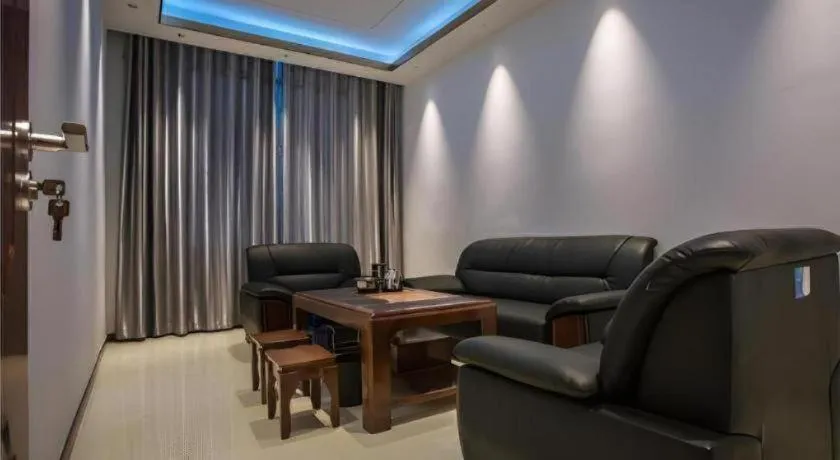 Borrman Hotel Qianjiang High-speed Railway Station Lobster City