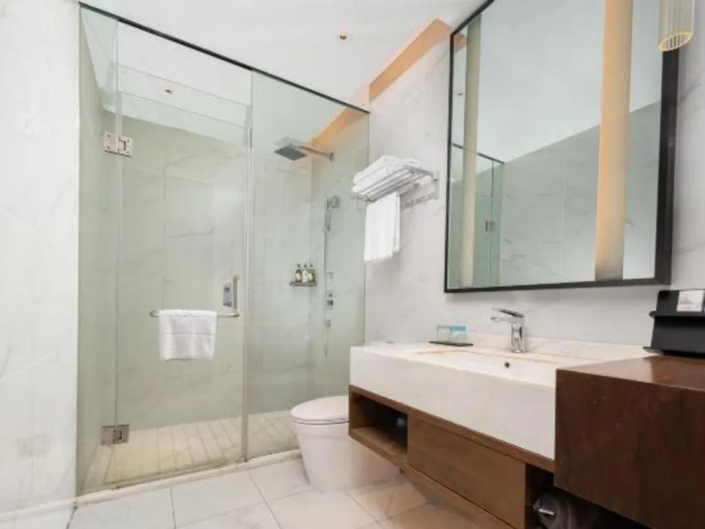 Borrman Hotel Qianjiang High-speed Railway Station Lobster City