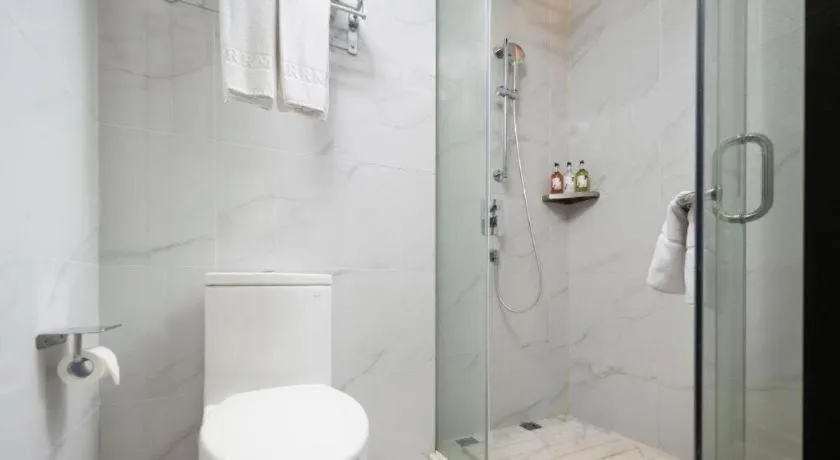 Borrman Hotel Qianjiang High-speed Railway Station Lobster City