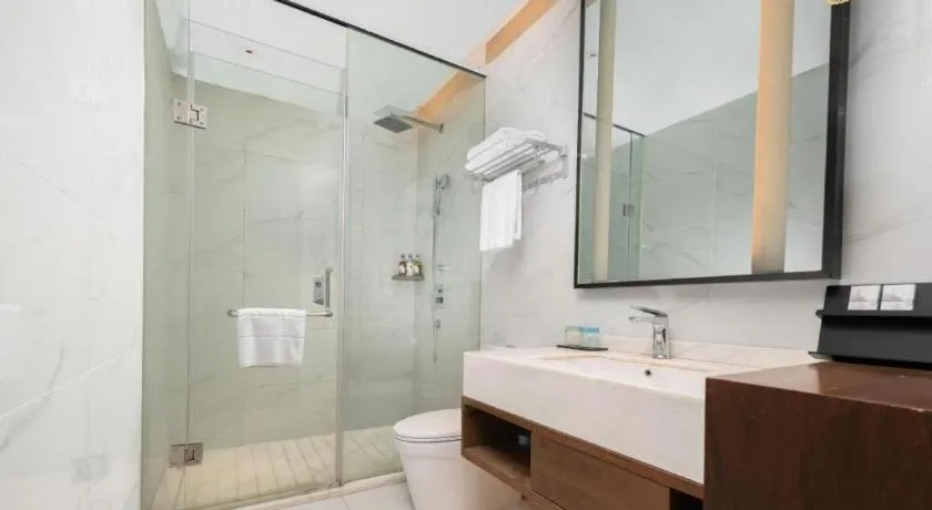 Borrman Hotel Qianjiang High-speed Railway Station Lobster City