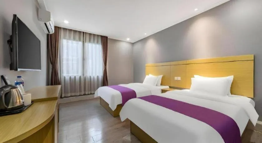 Bed in Ying Feng Yuan Hotel