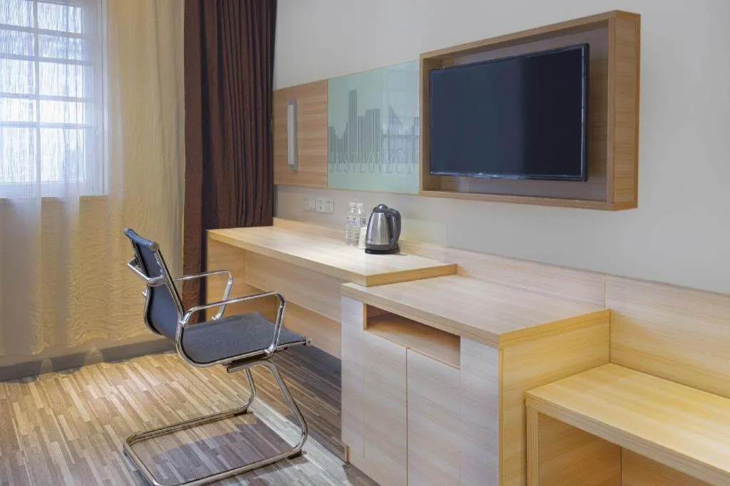 City Comfort Inn Wuhan Tianhe Airport Julong Avenue Metro Station