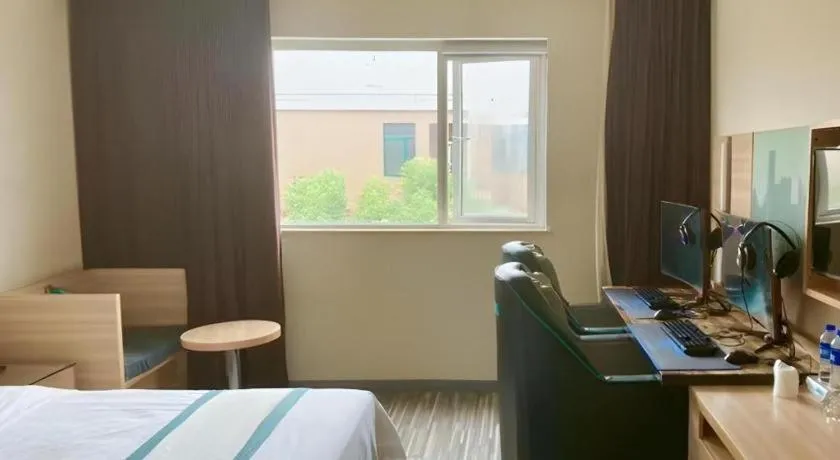 Bed in City Comfort Inn Wuhan Tianhe Airport Julong Avenue Metro Station