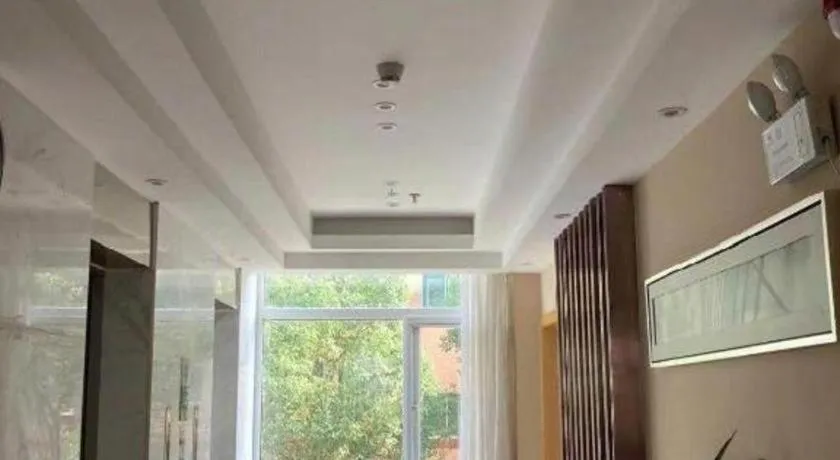 City Comfort Inn Wuhan Tianhe Airport Julong Avenue Metro Station