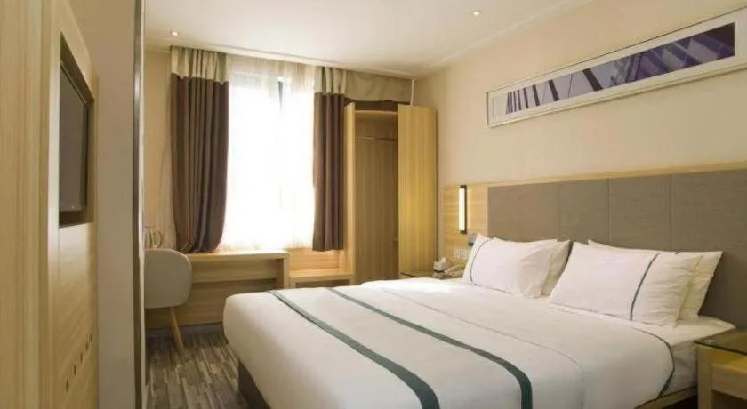 Bed in City Comfort Inn Guilin Xiangbi Mountain Park