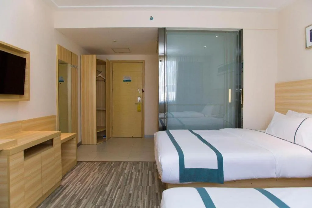 Bed in City Comfort Inn Guilin Xiangbi Mountain Park