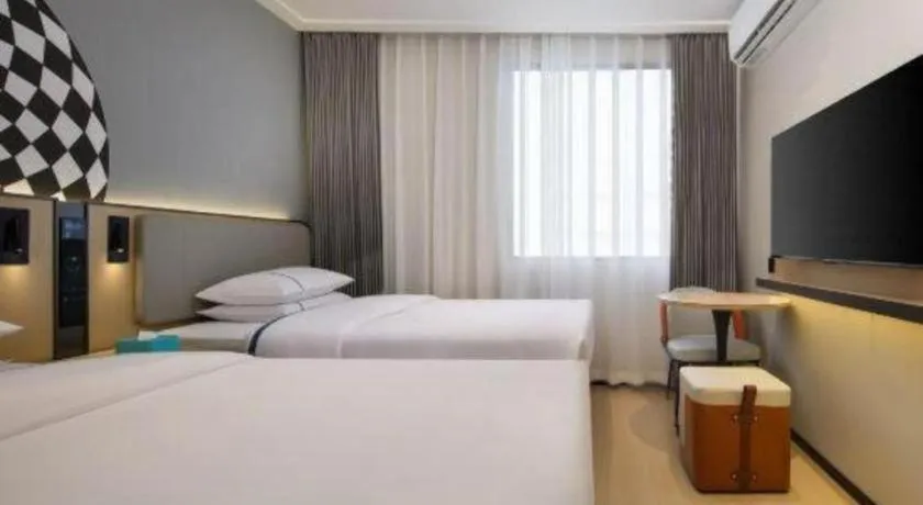 Bed in City Comfort Inn Guilin Xiangbi Mountain Park