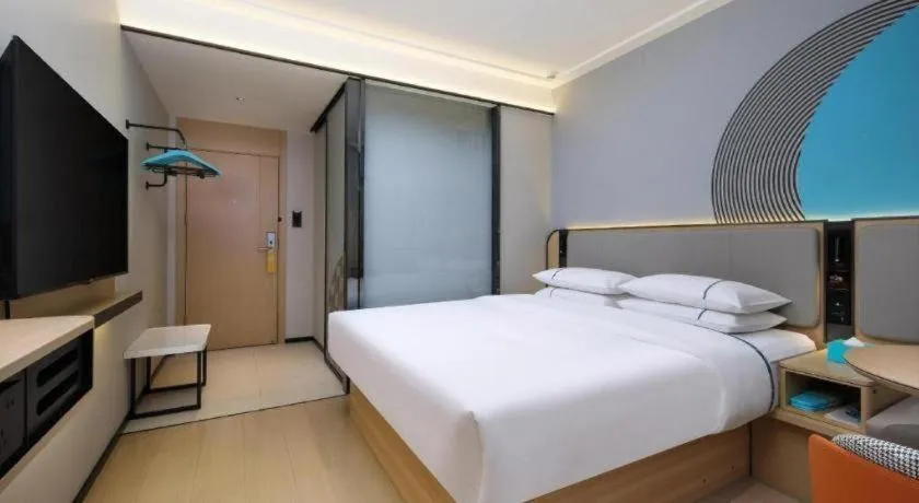 Bed in City Comfort Inn Guilin Xiangbi Mountain Park