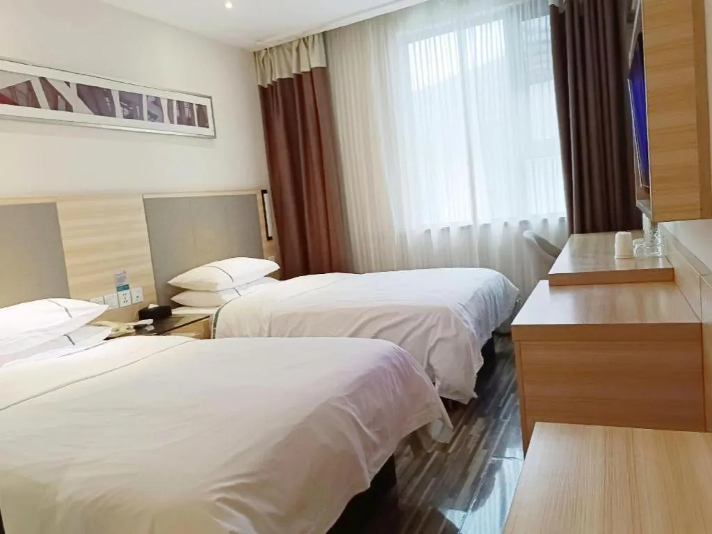 Bed in City Comfort Inn Guilin Xiangbi Mountain Park