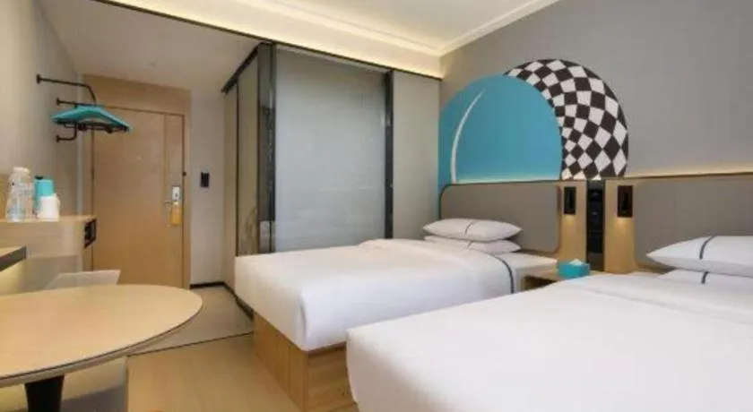 Bed in City Comfort Inn Guilin Xiangbi Mountain Park