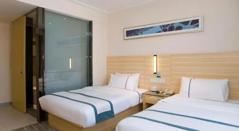 Bed in City Comfort Inn Guilin Xiangbi Mountain Park