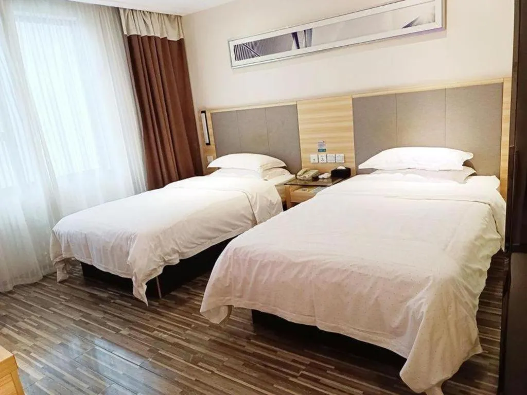 Bed in City Comfort Inn Guilin Xiangbi Mountain Park