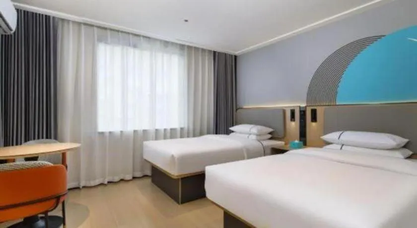 Bed in City Comfort Inn Guilin Xiangbi Mountain Park