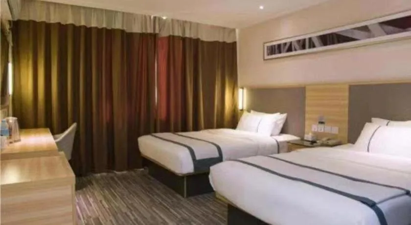 Bed in City Comfort Inn Guilin Xiangbi Mountain Park