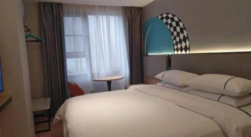 Bed in City Comfort Inn Guilin Xiangbi Mountain Park