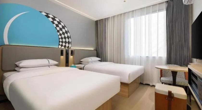 Bed in City Comfort Inn Guilin Xiangbi Mountain Park