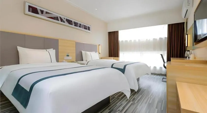 Bed in City Comfort Inn Guiyang Yan'an Middle Road Fountain Metro Station