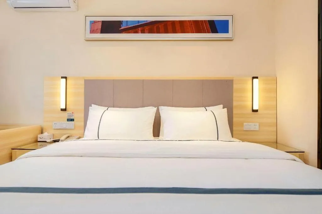 Bed in City Comfort Inn Guiyang Yan'an Middle Road Fountain Metro Station