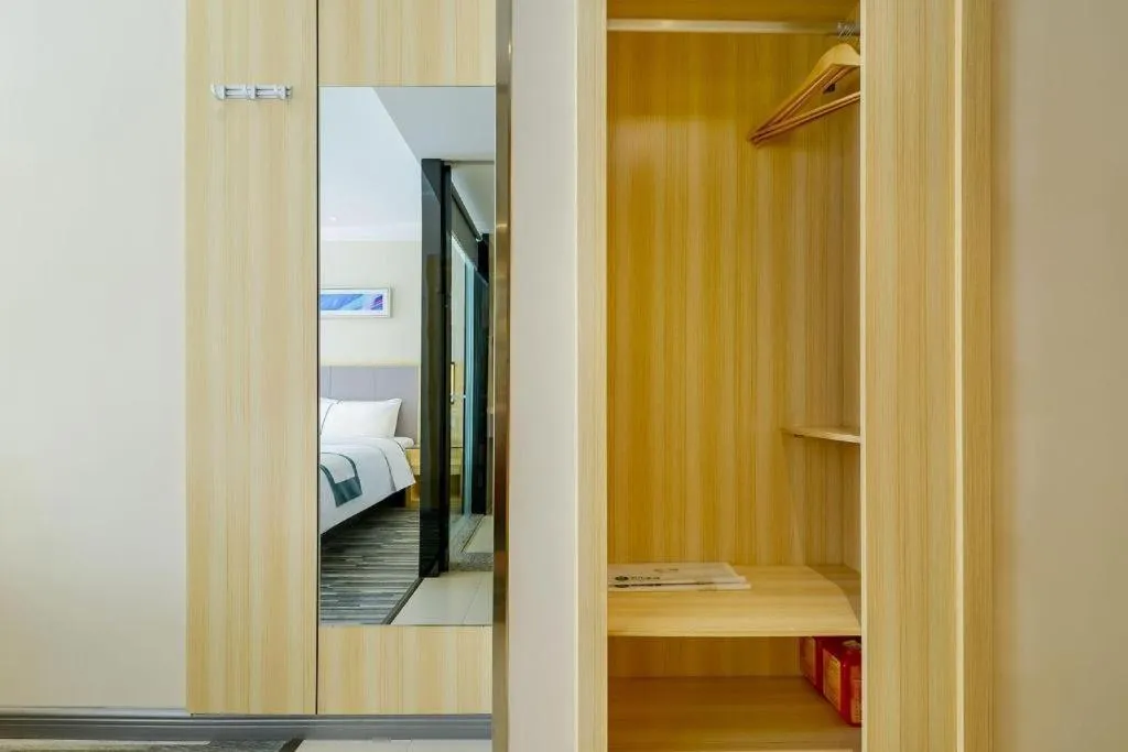 Bed in City Comfort Inn Guiyang Yan'an Middle Road Fountain Metro Station