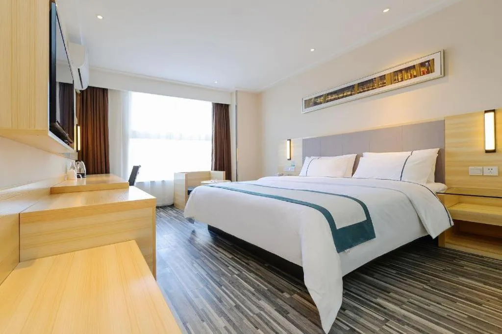 Bed in City Comfort Inn Guiyang Yan'an Middle Road Fountain Metro Station