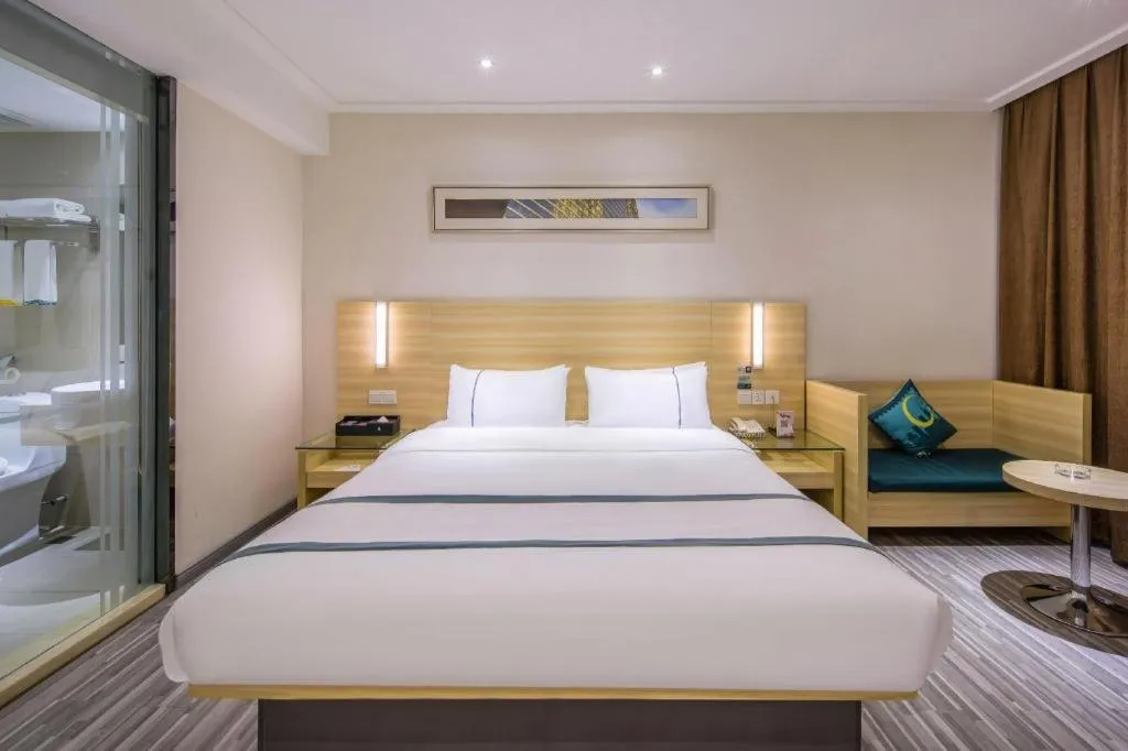 Bed in City Comfort Inn Guiyang Yan'an Middle Road Fountain Metro Station