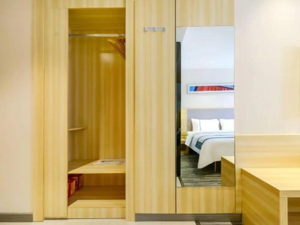 Bed in City Comfort Inn Guiyang Yan'an Middle Road Fountain Metro Station