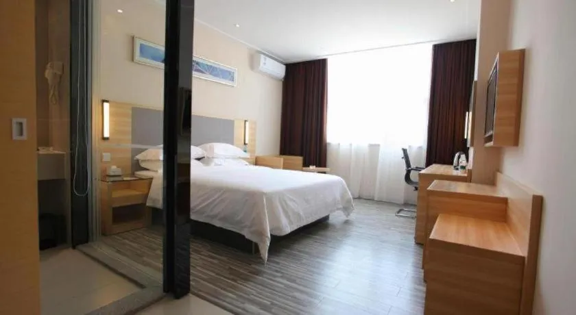 Bed in City Comfort Inn Fangcheng Qunxing Avenue