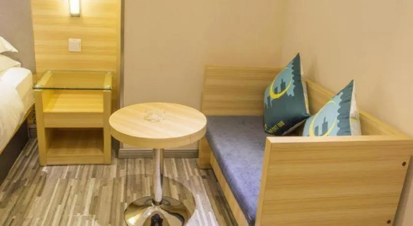 Bed in City Comfort Inn Fangcheng Qunxing Avenue