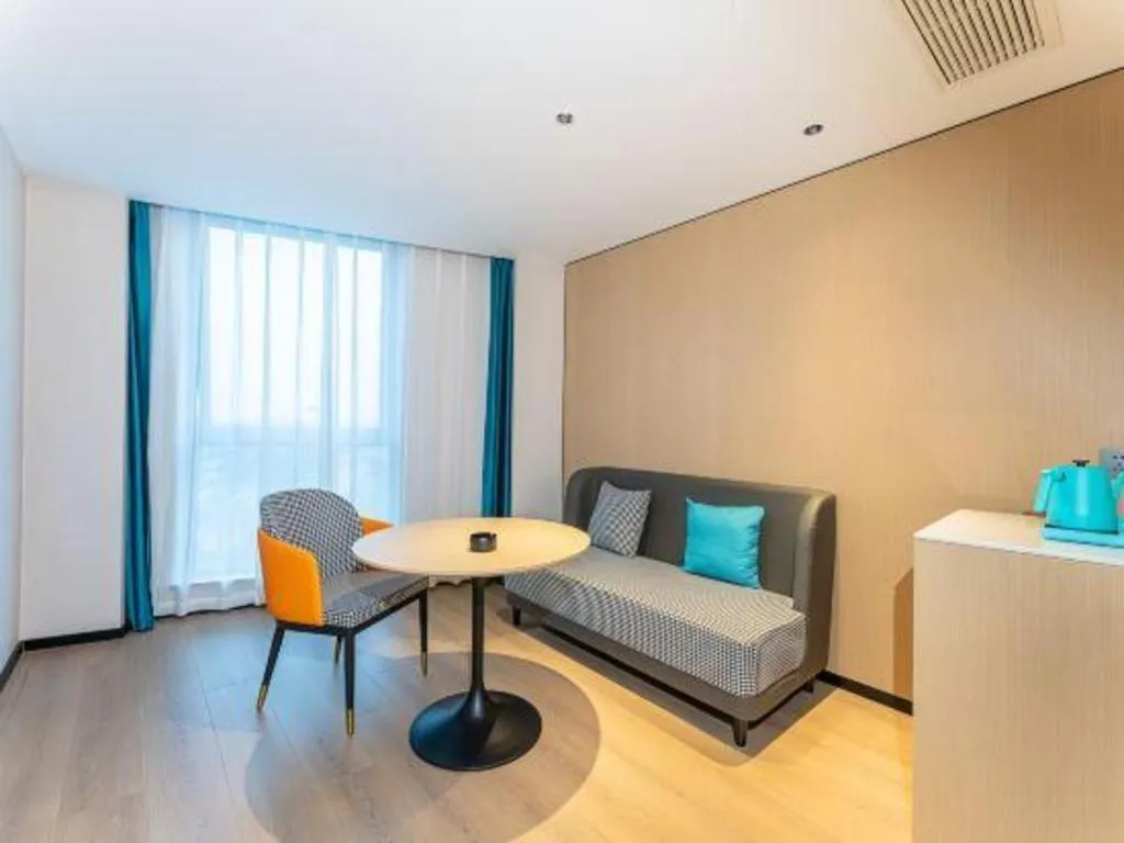 Bed in City Comfort Inn Huanggang Tuanfeng Passenger