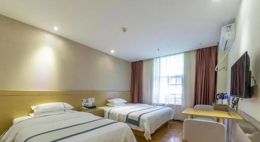 Bed in City Comfort Inn Zhuhai Qinglv Middle Road Riyuebei Grand Theater