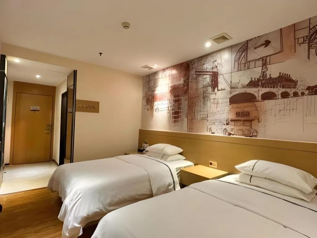 Bed in City Comfort Inn Zhuhai Qinglv Middle Road Riyuebei Grand Theater
