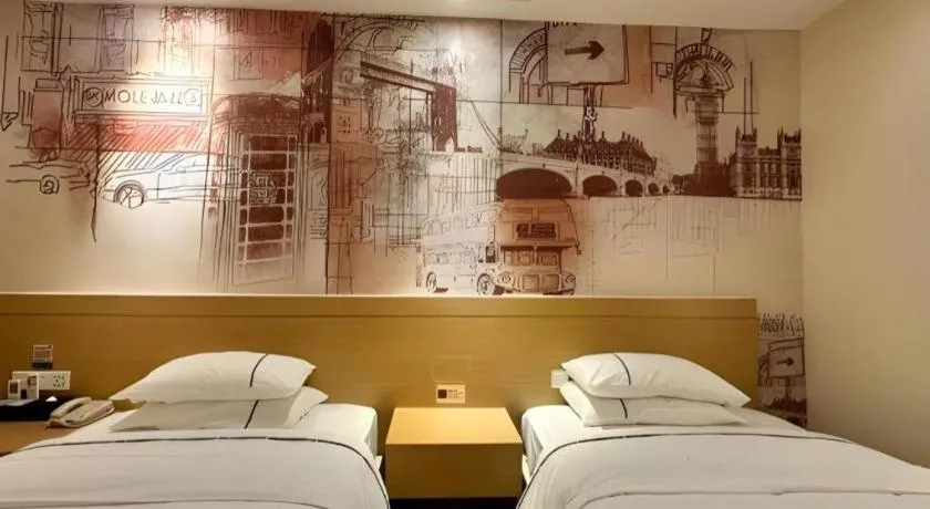 Bed in City Comfort Inn Zhuhai Qinglv Middle Road Riyuebei Grand Theater