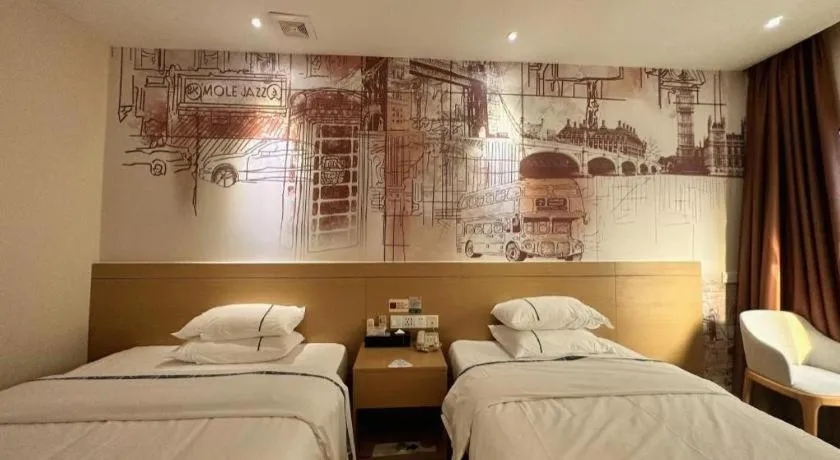 Bed in City Comfort Inn Zhuhai Qinglv Middle Road Riyuebei Grand Theater