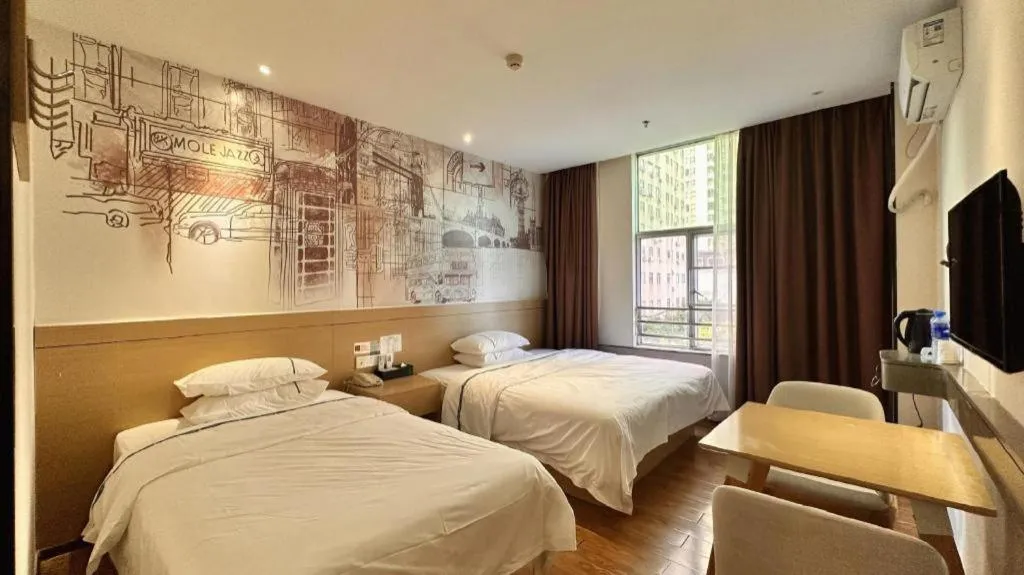 Bed in City Comfort Inn Zhuhai Qinglv Middle Road Riyuebei Grand Theater