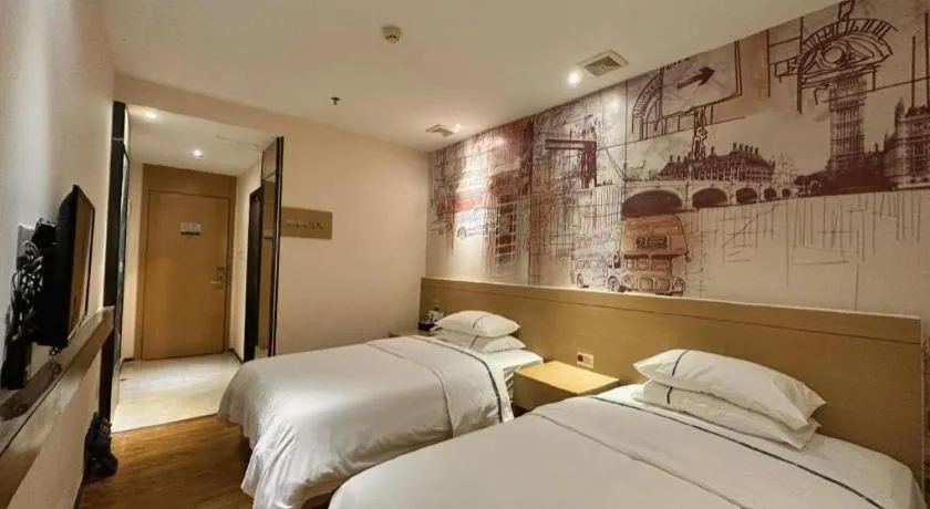 Bed in City Comfort Inn Zhuhai Qinglv Middle Road Riyuebei Grand Theater