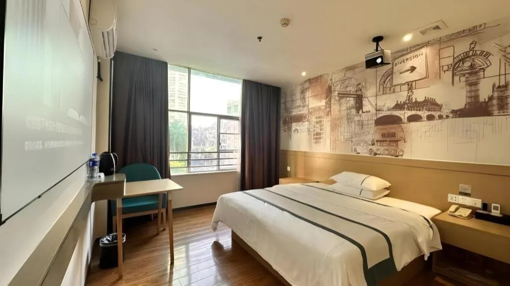 Bed in City Comfort Inn Zhuhai Qinglv Middle Road Riyuebei Grand Theater