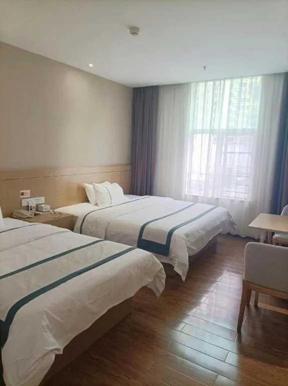 Bed in City Comfort Inn Zhuhai Qinglv Middle Road Riyuebei Grand Theater