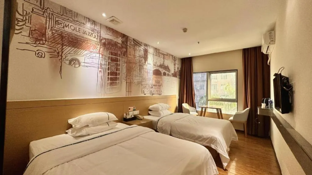 Bed in City Comfort Inn Zhuhai Qinglv Middle Road Riyuebei Grand Theater