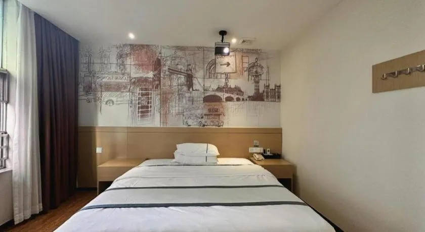 Bed in City Comfort Inn Zhuhai Qinglv Middle Road Riyuebei Grand Theater