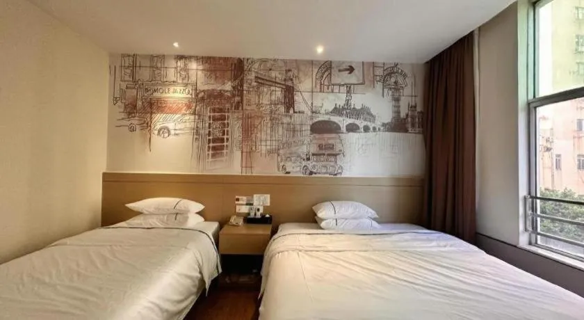 Bed in City Comfort Inn Zhuhai Qinglv Middle Road Riyuebei Grand Theater